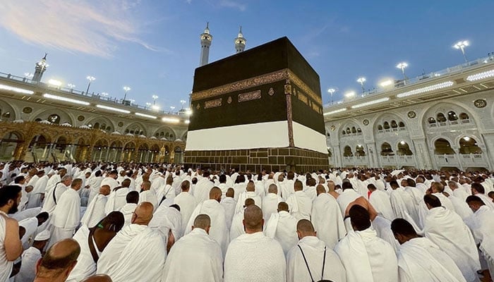 Saudi Arabia allows all visa holders to perform Umrah
