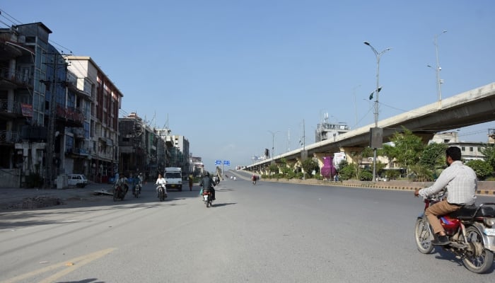 Internet services suspended in twin cities amid TLP’s march towards Islamabad