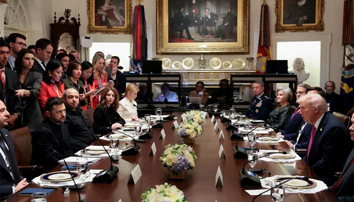 In talks with Zelenskiy, Trump appears to press pause on fresh support