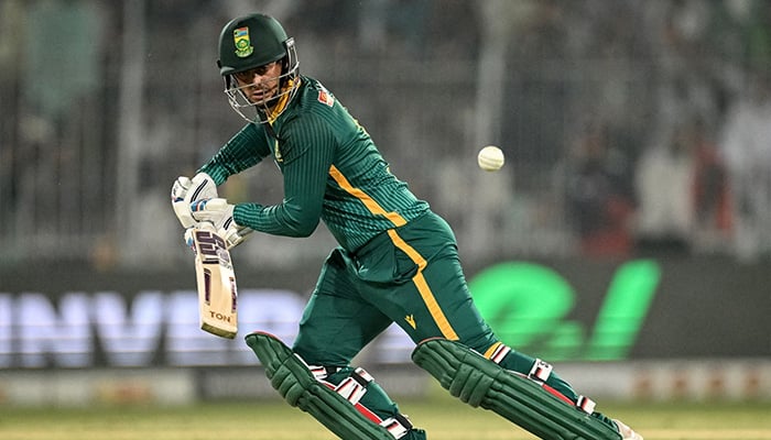South Africa thump Pakistan to level ODI series
